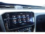 Volkswagen Passat Variant 2.0 TSI Elegance Business R | Dynaudio | Camera | Panoramadak | Adaptieve cruise control | Carplay | Stoelverwarming | Trekhaak | LED |