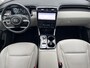 Hyundai Tucson 1.6 T-GDI PHEV 265pk Premium Sky 4WD Automaat / Trekgewicht 1.350 kg / Elektrisch Glazen schuif- en kanteldak / Elektrische achterklep / Camera 360° / Apple Carplay & Android Auto / Stuur- en stoelverwarming voor en achter / Stoelverkoeling / Krell Soundsystem / Adaptieve Cruise Control / Parkeersensoren voor en achter / Keyless Entry / Ski-luik