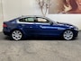 Jaguar XE 2.0 PORTFOLIO LEDER NAVIGATIE CRUISE CONTROL GLAZEN SCHUIF/KANTELDAK KEYLESS GO RIJSTROOKSENSOREN ACHTERUITRIJCAMERA AFN. TREKHAAK ZEER MOOI !! Brgl
