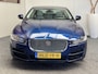 Jaguar XE 2.0 PORTFOLIO LEDER NAVIGATIE CRUISE CONTROL GLAZEN SCHUIF/KANTELDAK KEYLESS GO RIJSTROOKSENSOREN ACHTERUITRIJCAMERA AFN. TREKHAAK ZEER MOOI !! Brgl