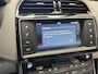 Jaguar XE 2.0 PORTFOLIO LEDER NAVIGATIE CRUISE CONTROL GLAZEN SCHUIF/KANTELDAK KEYLESS GO RIJSTROOKSENSOREN ACHTERUITRIJCAMERA AFN. TREKHAAK ZEER MOOI !! Brgl