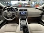 Jaguar XE 2.0 PORTFOLIO LEDER NAVIGATIE CRUISE CONTROL GLAZEN SCHUIF/KANTELDAK KEYLESS GO RIJSTROOKSENSOREN ACHTERUITRIJCAMERA AFN. TREKHAAK ZEER MOOI !! Brgl