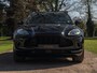 Aston Martin DBX 550 4.0 V8 | Panoramadak | 360 cam | Premium Audio | Onyx Black | Carbon interior