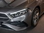 Mercedes-Benz A-klasse 250 e AMG ** MULTIBEAM LED, MBUX+, PANORAMA, CAMERA, WINTER ** 1e EIG - Ex MB-AG - JUNGE STERNE ** ** INFORMEER OOK NAAR ONZE AANTREKKELIJKE FINANCIAL-LEASE TARIEVEN **