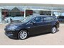 Opel Astra Sports Tourer 1.2-110pk Elegance. Ruime, sportieve, luxe en degelijke gezinswagen ! Autm. airco, stoel- en stuurwiel verw., LED verl., camera, parkeersens. v+a, metallic lak, LM wielen, Apple carplay/Android auto, navigatie, telefoonvoorb., cruise cntrl etc.