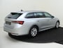 Skoda Octavia Combi 1.5 TSI MHEV Business Edition | Achteruitrijcamera | Stoel- en stuurwielverwarming | Keyless | Navigatie | Elektrische achterklep | Elektrisch inklapbare buitenspiegels | Sfeerverlichting | Adaptieve cruise control |