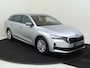 Skoda Octavia Combi 1.5 TSI MHEV Business Edition | Achteruitrijcamera | Stoel- en stuurwielverwarming | Keyless | Navigatie | Elektrische achterklep | Elektrisch inklapbare buitenspiegels | Sfeerverlichting | Adaptieve cruise control |