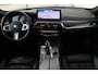 BMW 5-Serie 530i M Sport | Panoramadak | Adaptive cruise | Stoel & stuurverwarming | Head-Up | Trekhaak | Laserlight | Sfeerverlichting | Carplay | Nappaleder | Navigatie | Memory | Camera | Live Cockpit