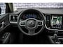 Volvo V60 2.0 T6 Plug-in hybrid AWD Essential | Sport Pack | Driver Assist | Climate | Donker Glas | 19" | Park Assist Voor en Achter |