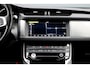 Jaguar XF 2.0t 250 PK Chequered Flag Aut8 | Stoelverwarming | Keyless Entry | Camera | DAB | Leder | Android Auto/Apple Carplay | Alcantara Hemel | Navigatie Pro |
