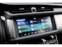 Jaguar XF 2.0t 250 PK Chequered Flag Aut8 | Stoelverwarming | Keyless Entry | Camera | DAB | Leder | Android Auto/Apple Carplay | Alcantara Hemel | Navigatie Pro |