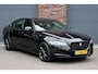 Jaguar XF 2.0t 250 PK Chequered Flag Aut8 | Stoelverwarming | Keyless Entry | Camera | DAB | Leder | Android Auto/Apple Carplay | Alcantara Hemel | Navigatie Pro |