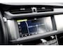 Jaguar XF 2.0t 250 PK Chequered Flag Aut8 | Stoelverwarming | Keyless Entry | Camera | DAB | Leder | Android Auto/Apple Carplay | Alcantara Hemel | Navigatie Pro |