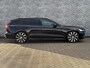 Volvo V60 2.0 T6 Plug-in hybrid AWD Ultra Dark | 20" Turbine velgen| Panoramadak | Head-up display | Sportstoelen | Harman Kardon audio | Extra getint glas