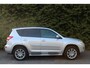 Toyota RAV4 2.0 VVTi Executive Business 158PK | Full option! | Parkeercamera | Trekhaak | Stoelverwarming | Elektrische stoelen