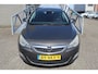 Opel Astra 1.4 Turbo Edition APK t/m 11-10-2025!!MEENEEMPRIJS!!/Airco/Cruise control/Parkeersensoren/Multifunctioneel stuurwiel/Spraakbediening/Radio-CD speler/Bluetooth/Trekhaak/17'' Lichtmetalen velgen/Elektrisch verstelbare spiegels/Elektrische ramen.