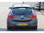 Opel Astra 1.4 Turbo Edition APK t/m 11-10-2025!!MEENEEMPRIJS!!/Airco/Cruise control/Parkeersensoren/Multifunctioneel stuurwiel/Spraakbediening/Radio-CD speler/Bluetooth/Trekhaak/17'' Lichtmetalen velgen/Elektrisch verstelbare spiegels/Elektrische ramen.