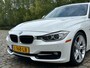 BMW 3-Serie 320d Upgrade Edition Automaat achteruit camera 184pk 19 INCH LMV parkeer sensor open dak leerbekeleding stoelverwarmin