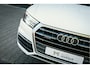 Audi Q5 2.0 TFSI Quattro 252PK | Sport S Line Edition | 3x S-Line | 19" LM Velgen | LED | Navigatie | Virtual Cockpit | Apple CarPlay | Wegklapbare Trekhaak | Standkachel | Stoelverwarming |