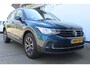 Volkswagen Tiguan 1.4 TSI eHybrid Life Edition 245PK | Achteruitrijcamera | Digital cockpit | Adaptieve cruise controle | Climate controle | Parkeersensoren V+A | Elektrische kofferklep | Keyless entry/start | Navigatie | Apple CarPlay/Android Auto | Schakelmogelijkheid aan stuurwiel |