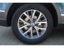 Volkswagen Tiguan 1.4 TSI eHybrid Life Edition 245PK | Achteruitrijcamera | Digital cockpit | Adaptieve cruise controle | Climate controle | Parkeersensoren V+A | Elektrische kofferklep | Keyless entry/start | Navigatie | Apple CarPlay/Android Auto | Schakelmogelijkheid aan stuurwiel |