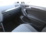 Volkswagen Tiguan 1.4 TSI eHybrid Life Edition 245PK | Achteruitrijcamera | Digital cockpit | Adaptieve cruise controle | Climate controle | Parkeersensoren V+A | Elektrische kofferklep | Keyless entry/start | Navigatie | Apple CarPlay/Android Auto | Schakelmogelijkheid aan stuurwiel |