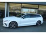 Volvo V60 T6 AWD Ultra Dark | Styling-Pakket | Head-up Display | 360 Camera | Harman/Kardon | Panoramadak | 19-inch | Trekhaak | Styling-Pakket | Head-up Display | 360 Camera | Harman/Kardon | Panoramadak | 19-inch | Trekhaak