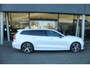 Volvo V60 T6 AWD Ultra Dark | Styling-Pakket | Head-up Display | 360 Camera | Harman/Kardon | Panoramadak | 19-inch | Trekhaak | Styling-Pakket | Head-up Display | 360 Camera | Harman/Kardon | Panoramadak | 19-inch | Trekhaak
