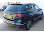 Volkswagen Tiguan 1.4 TSI eHybrid Life Edition | Achteruitrijcamera | Digital cockpit | Adaptieve cruise controle | Climate controle | Parkeersensoren V+A | Elektrische kofferklep | Keyless entry/start | Navigatie | Apple CarPlay/Android Auto | Schakelmogelijkheid aan stuurwiel |