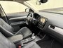 Mitsubishi Outlander 2.0 PHEV Instyle+ / LEER / AUTOMAAT / NAVI / SCHUIFDAK / CRUISE