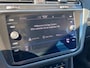 Volkswagen Tiguan 1.5 TSI 150PK DSG R-Line / Digital Cockpit Pro / Parkeersensoren vóór en achter / Getint Glas / 19'' LMV / VW