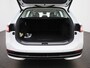 Volkswagen Passat Variant 1.5 eTSI Elegance Business | Direct leverbaar | LED Matrix koplampen | Achterklep elektrisch te openen | Keyless Access | Stoelverwarming | Stuurwielverwarming | Voorstoelen Ergo-Active