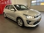 Kia Rio 1.0 T-GDi MHEV DynamicPlusLine | Slechts 4.299km gereden! | Mét trekhaak | Apple Carplay/Android Auto | Adaptive cruise control | Keyless | Achteruitrij camera | Parkeersensoren achter | Full map navigatie |