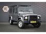 Land Rover Defender 2.4 TD SW 110 | YOUNGTIMER | LED KOPLAMPEN VOOR VEEL BETER ZICHT | BOOST VELGEN | IN HOOGTE VERSTELBARE TREKHAAK | GOED ONDERHOUDEN AUTO | BTW VRIJ |