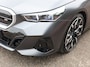 BMW i5 M60 xDrive 84 kWh 601PK, NL Dealerauto, 1e Eigenaar, meest complete uitvoering .. heeft nog Fabrieksgarantie .. IEDERE KEURING TOEGESTAAN !!