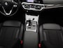 BMW 3-Serie 318i Business Edition | Automaat | LMV | Half leder | Virtual cockpit | Navigatie | Climate control | Apple carplay | Parkeer sensoren
