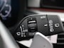 BMW 5-Serie Touring 530e Business Edition 252PK matrix led, trekhaak, head-up display, panoramadak, achteruitrijcamera, alarm, lederen bekleding, stoelverwarming, keyless, side assist, elek. bedienbare achterklep, 19" lichtmetaal