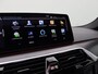 BMW 5-Serie Touring 530e Business Edition 252PK matrix led, trekhaak, head-up display, panoramadak, achteruitrijcamera, alarm, lederen bekleding, stoelverwarming, keyless, side assist, elek. bedienbare achterklep, 19" lichtmetaal