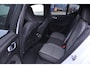 Volvo XC40 B4 211PK Automaat Plus Dark / Adaptive cruise control / Elektrische stoelen / Harman Kardon audio / Pilot assist / BLIS / Stoel en stuur verwarming / Elektrische achterklep / Parkeersensoren met 360 camera / Google infotainment