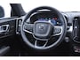 Volvo XC40 B4 211PK Automaat Plus Dark / Adaptive cruise control / Elektrische stoelen / Harman Kardon audio / Pilot assist / BLIS / Stoel en stuur verwarming / Elektrische achterklep / Parkeersensoren met 360 camera / Google infotainment