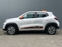 Dacia Spring 27 kWh Comfort Plus | Led | Airco | Leder | Carplay | Camera | Navigatie | 14" Lichtmetaal | Parkeersensoren | 1e Eigenaar