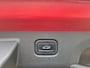 Hyundai Kona Electric Premium TT 65.4 kWh Automaat / Two Tone / Accu SoH 100% / HUD / CCS snelladen / Stuur- en Stoelverwarming / Stoelventilatie voor / Warmtepomp / Rondomzicht camera / Adaptief cruise control / Drie fase laden /
