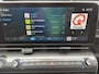 Hyundai Kona Electric Premium TT 65.4 kWh Automaat / Two Tone / Accu SoH 100% / HUD / CCS snelladen / Stuur- en Stoelverwarming / Stoelventilatie voor / Warmtepomp / Rondomzicht camera / Adaptief cruise control / Drie fase laden /