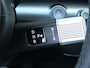 Hyundai Kona Electric Premium TT 65.4 kWh Automaat / Two Tone / Accu SoH 100% / HUD / CCS snelladen / Stuur- en Stoelverwarming / Stoelventilatie voor / Warmtepomp / Rondomzicht camera / Adaptief cruise control / Drie fase laden /