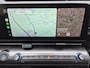 Hyundai Kona Electric Premium TT 65.4 kWh Automaat / Two Tone / Accu SoH 100% / HUD / CCS snelladen / Stuur- en Stoelverwarming / Stoelventilatie voor / Warmtepomp / Rondomzicht camera / Adaptief cruise control / Drie fase laden /