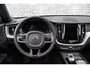 Volvo XC60 2.0 T8 Plug-in hybrid AWD Ultimate Bright | Trekhaak | Luchtvering | 360 Camera | Schuif-/ Kanteldak | Full Led Koplampen | Lederen dashboard | Verwarmd stuurwiel | Stoelverwarming |