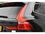 Volvo XC60 2.0 T8 Plug-in hybrid AWD Ultimate Bright | Trekhaak | Luchtvering | 360 Camera | Schuif-/ Kanteldak | Full Led Koplampen | Lederen dashboard | Verwarmd stuurwiel | Stoelverwarming |