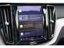 Volvo XC60 2.0 T8 Plug-in hybrid AWD Ultimate Bright | Trekhaak | Luchtvering | 360 Camera | Schuif-/ Kanteldak | Full Led Koplampen | Lederen dashboard | Verwarmd stuurwiel | Stoelverwarming |