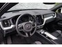 Volvo XC60 2.0 T8 Plug-in hybrid AWD Ultimate Bright | Trekhaak | Luchtvering | 360 Camera | Schuif-/ Kanteldak | Full Led Koplampen | Lederen dashboard | Verwarmd stuurwiel | Stoelverwarming |