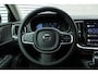 Volvo V60 T6 Plug-in hybrid AWD Essential | Demo Deal | Adaptieve Cruise Control | Pilot Assist | Blind spot | Verwarmbaar stuurwiel | Verwarmbare voorstoelen | Verwarmbare achterbank | Lederen bekleding | Elektrische Lendensteunen | Automatisch Dimmende Spiegels | Getint Glas | 19 Inch Lichtmetalen Velgen
